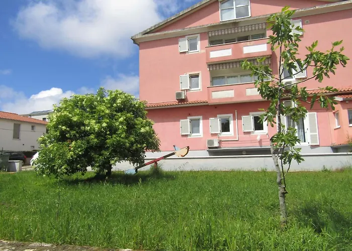Green Garden Apartments